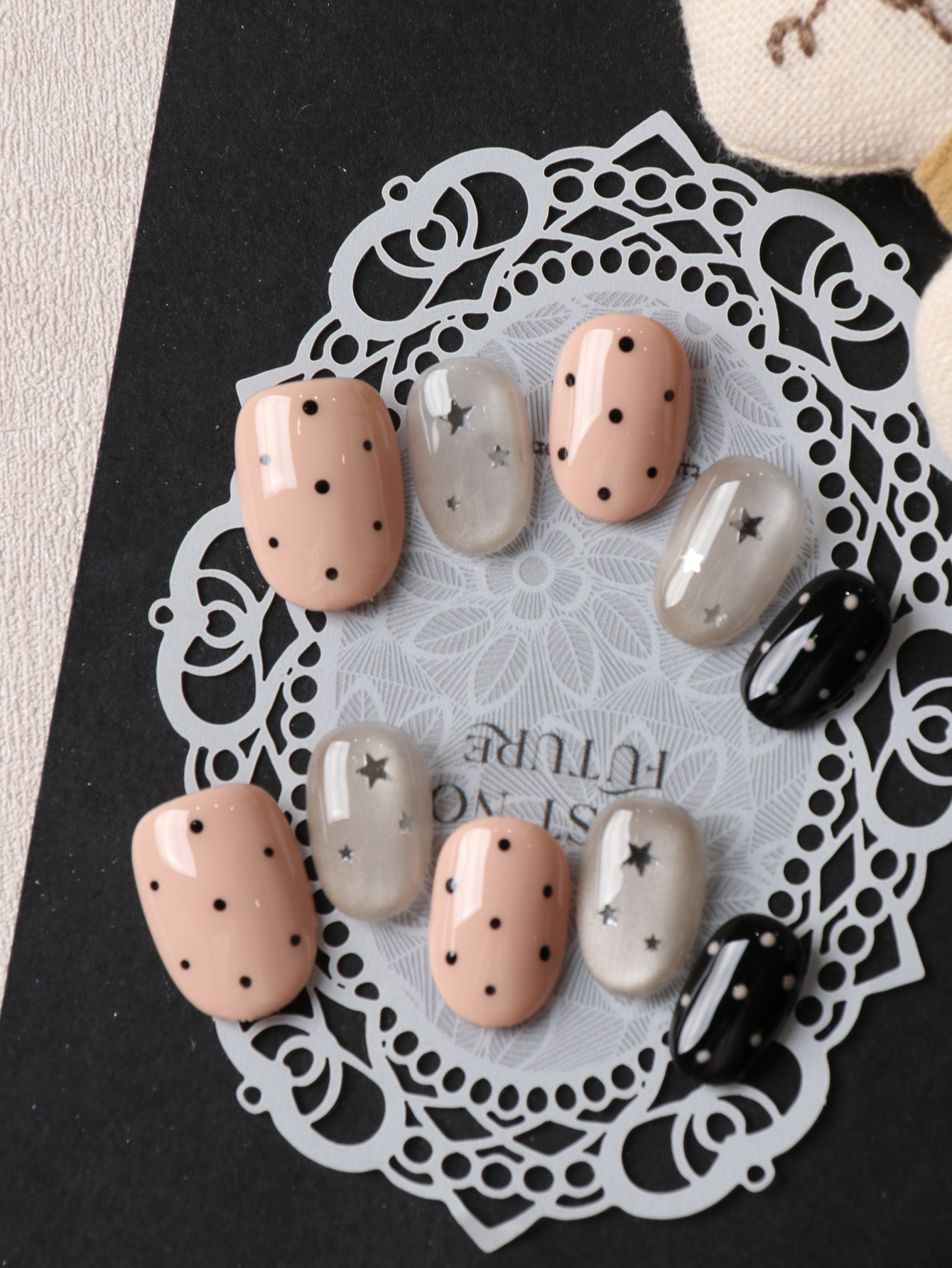 Nail Adhesive Tab - 10Pcs Press on Nails Short Skin