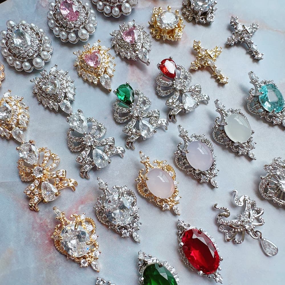 Nail Art Valentine - 10pcs Luxury Royal Style Crown Pendant